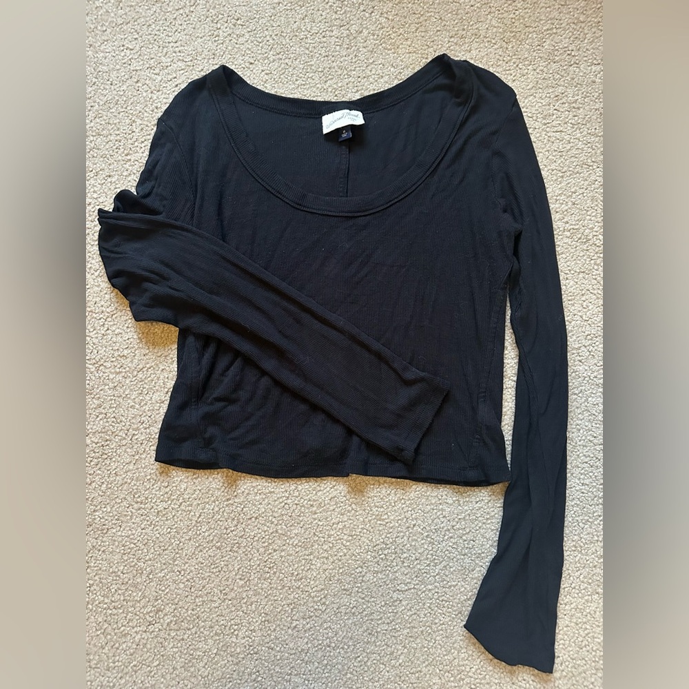Black Long Sleeve Ribbed Crop Top